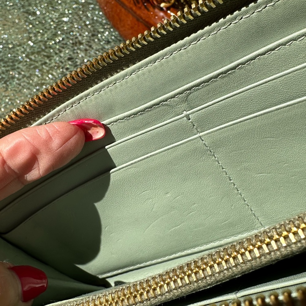 MUI MUI zip around wallet. EUC. Pale Green Snake-like print on outside, - Picture 9 of 11